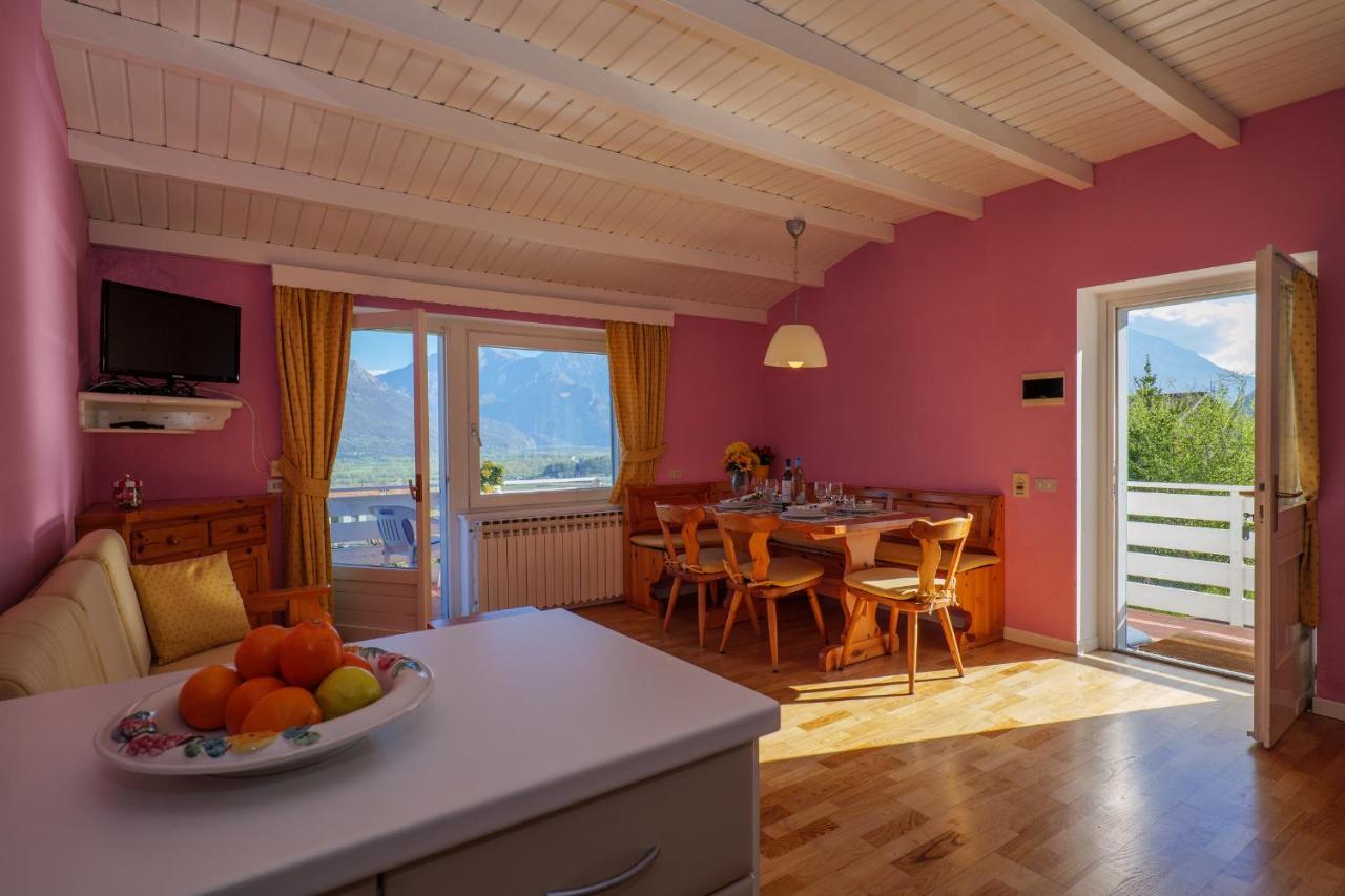 Casa Del Sole Aparthotel Colico Exteriör bild